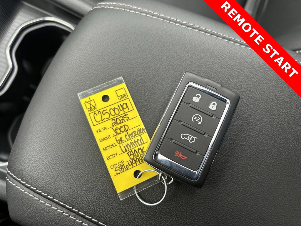 New 2025 Jeep Grand Cherokee L Limited w/ Luxury Tech Group II image 33