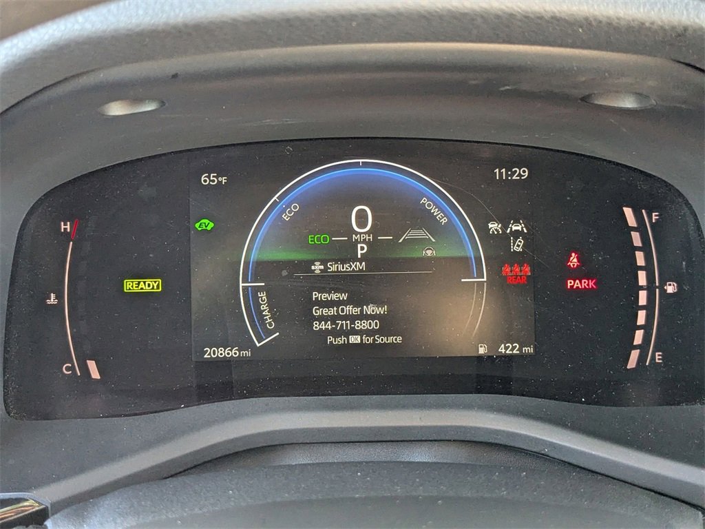 Used 2025 Toyota Camry SE image 18