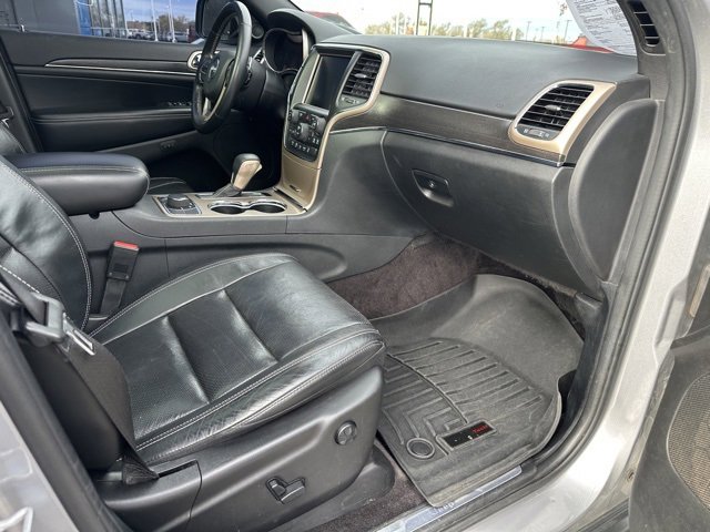 Used 2016 Jeep Grand Cherokee Limited w/ Luxury Group II image 30