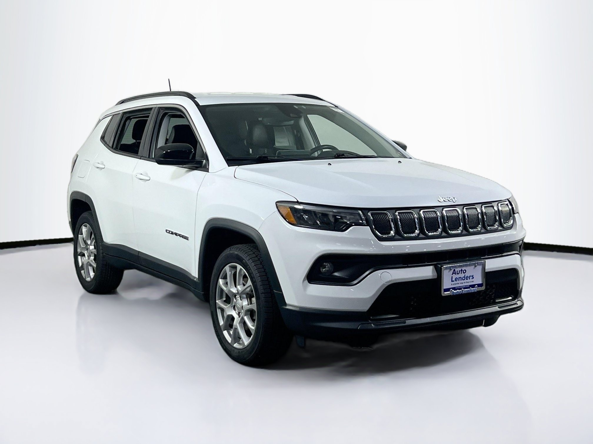 Used 2022 Jeep Compass Latitude AWD/4WD image 3