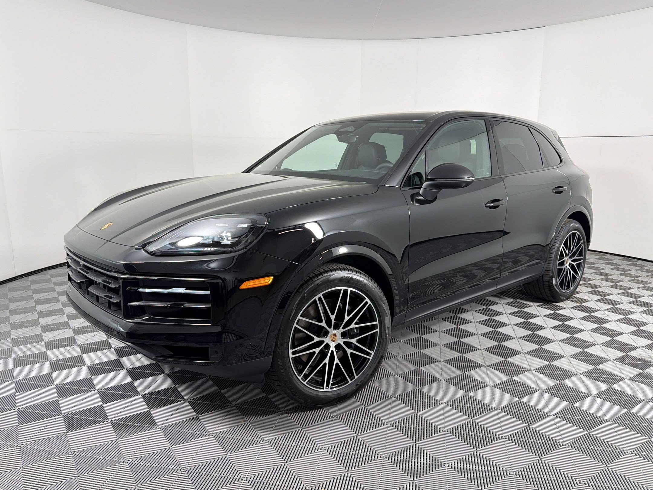 Used 2026 Porsche Cayenne AWD/4WD image 1