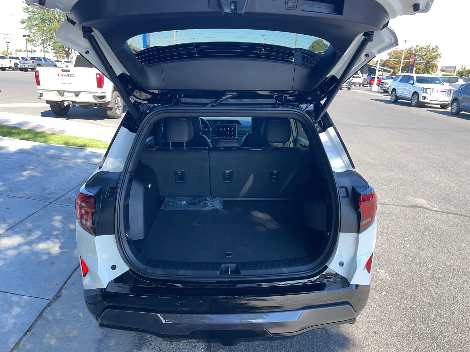 New 2026 GMC Terrain AT4 w/ Convenience Package III image 15