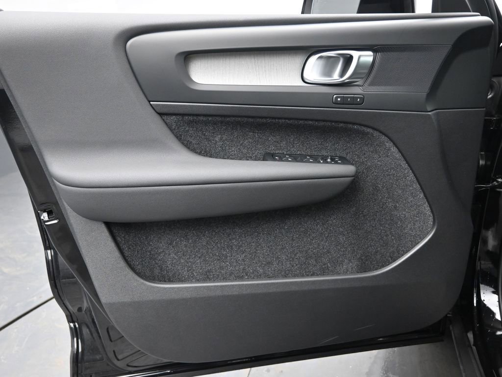 New 2026 Volvo XC40 B5 Plus w/ Protection Package Premier image 22
