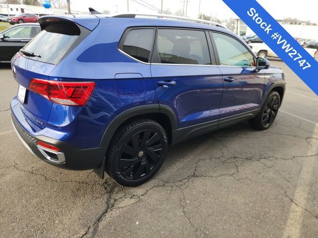 Certified 2024 Volkswagen Taos SEL image 8