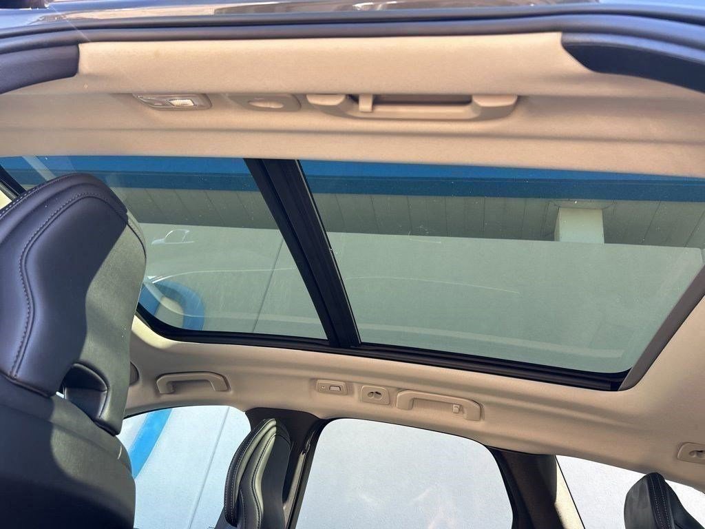 Used 2022 Volvo XC60 B6 Inscription w/ Advanced Package image 10