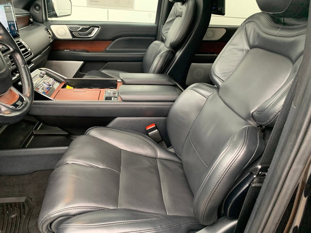 Used 2022 Lincoln Navigator Reserve image 17