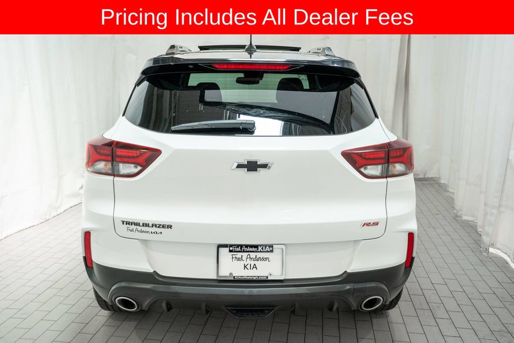 Used 2023 Chevrolet TrailBlazer RS w/ Sun and Liftgate Package FWD image 4