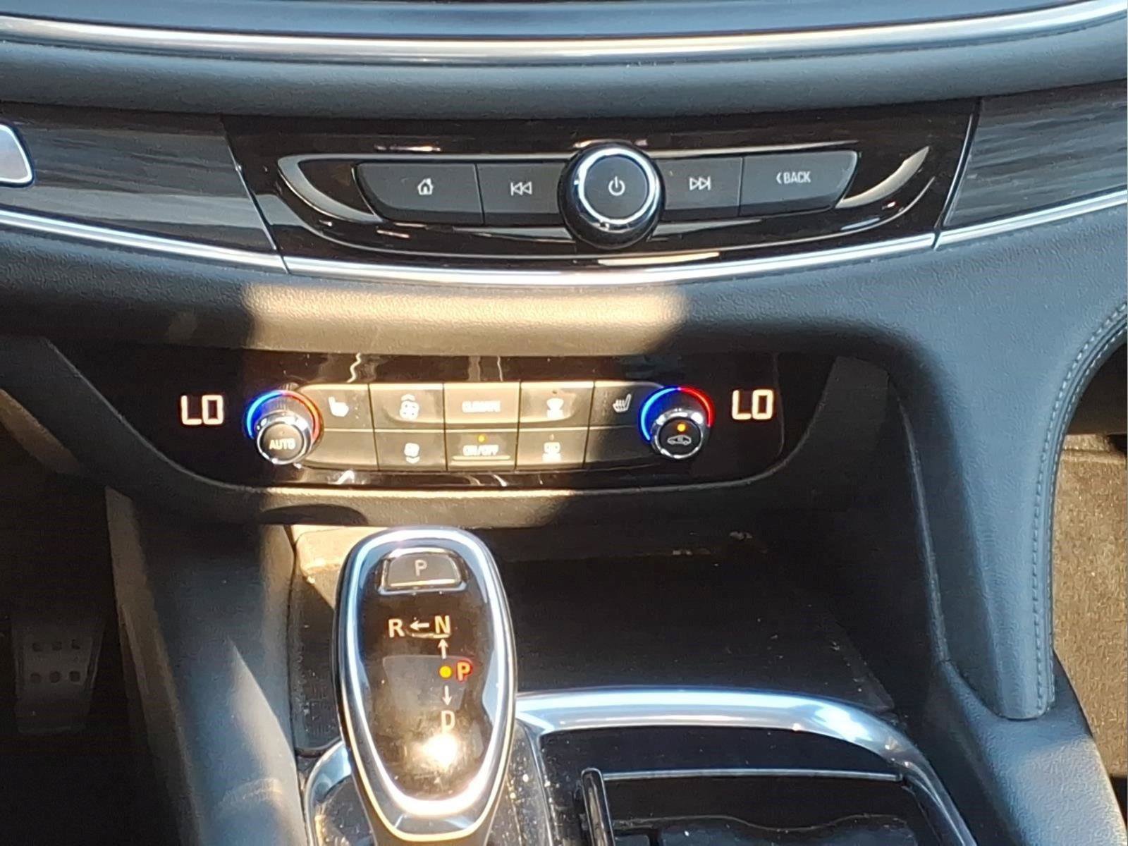 Used 2020 Buick Enclave Essence AWD/4WD image 14