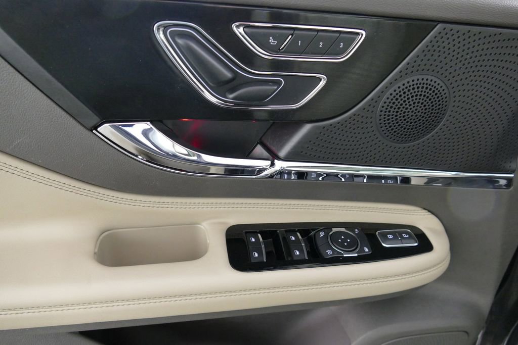 Used 2023 Lincoln Corsair AWD w/ Equipment Group 101A image 22