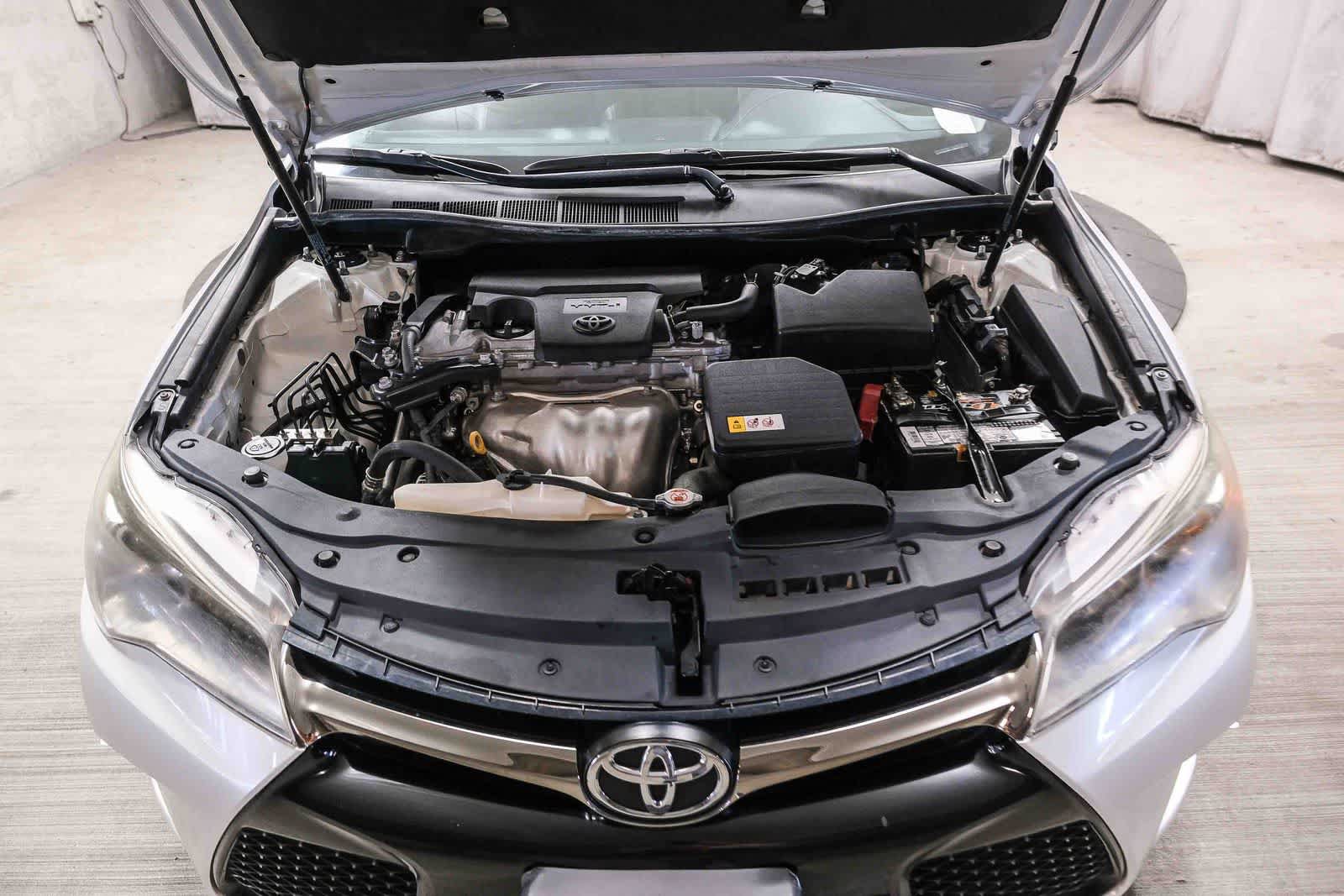 Used 2017 Toyota Camry XSE w/ Moonroof Package FWD image 32