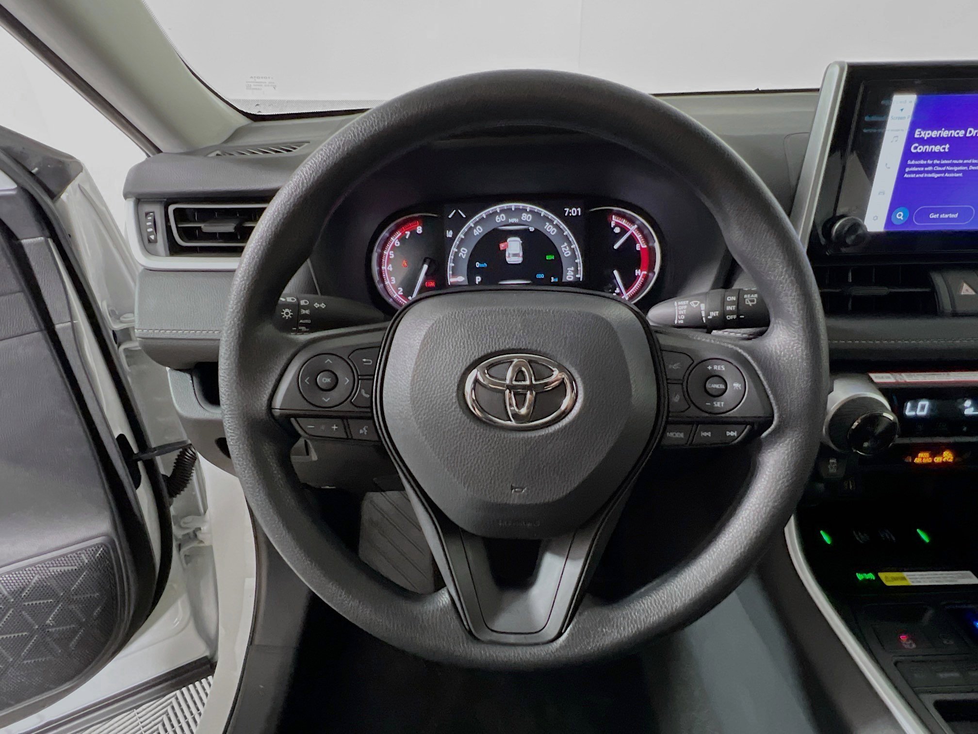 Used 2025 Toyota RAV4 XLE image 18