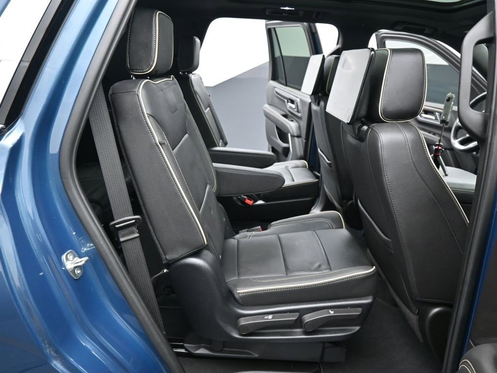 Used 2025 GMC Yukon Elevation w/ Elevation Premium Package image 7