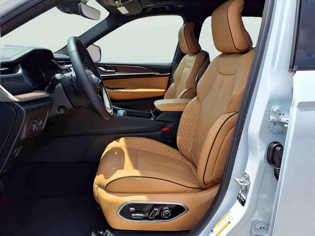 New 2025 Jeep Grand Cherokee L Summit image 15