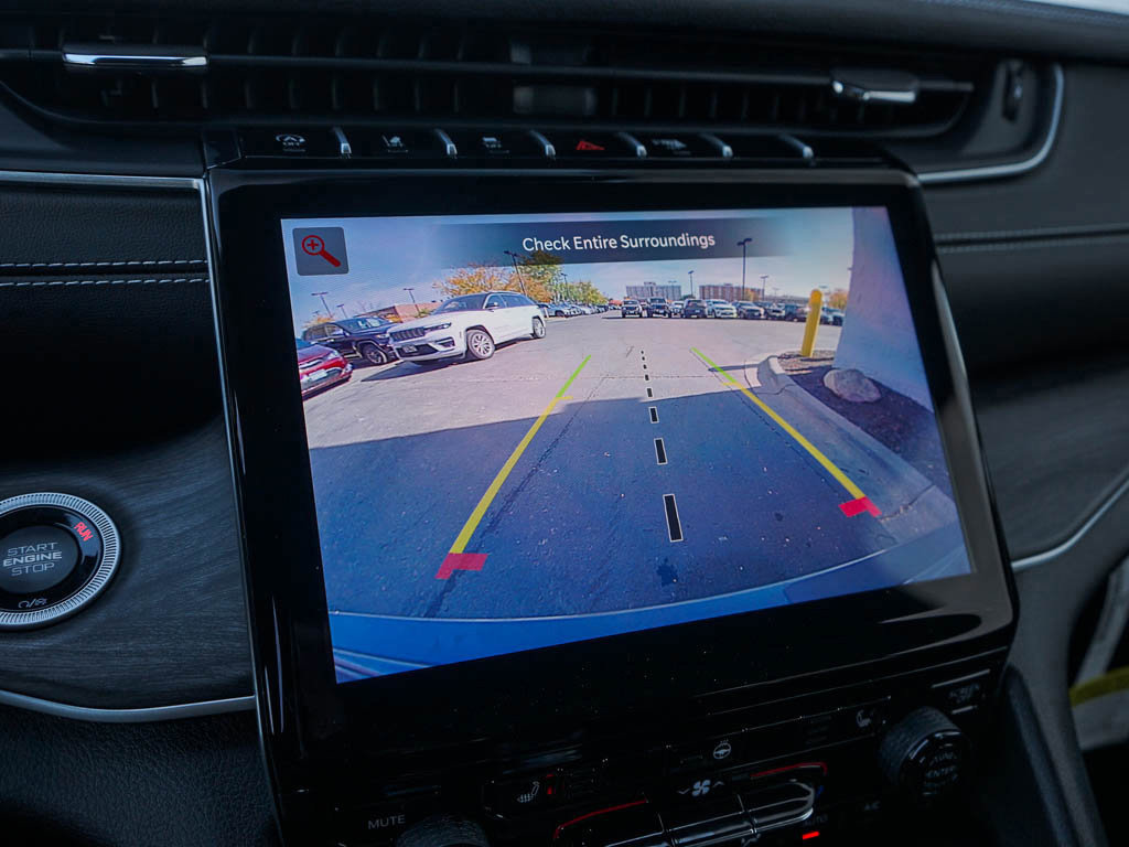 New 2025 Jeep Grand Cherokee Limited w/ Trailer Tow Package image 24