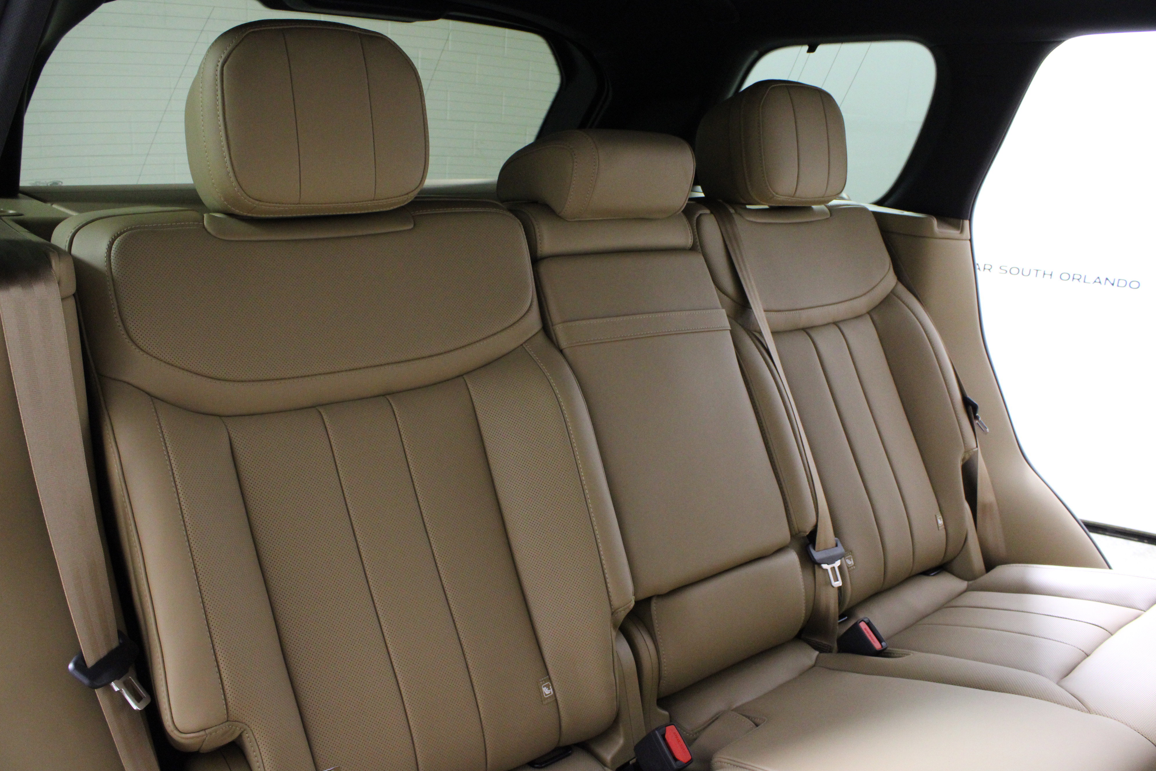 New 2026 Land Rover Range Rover SE image 12