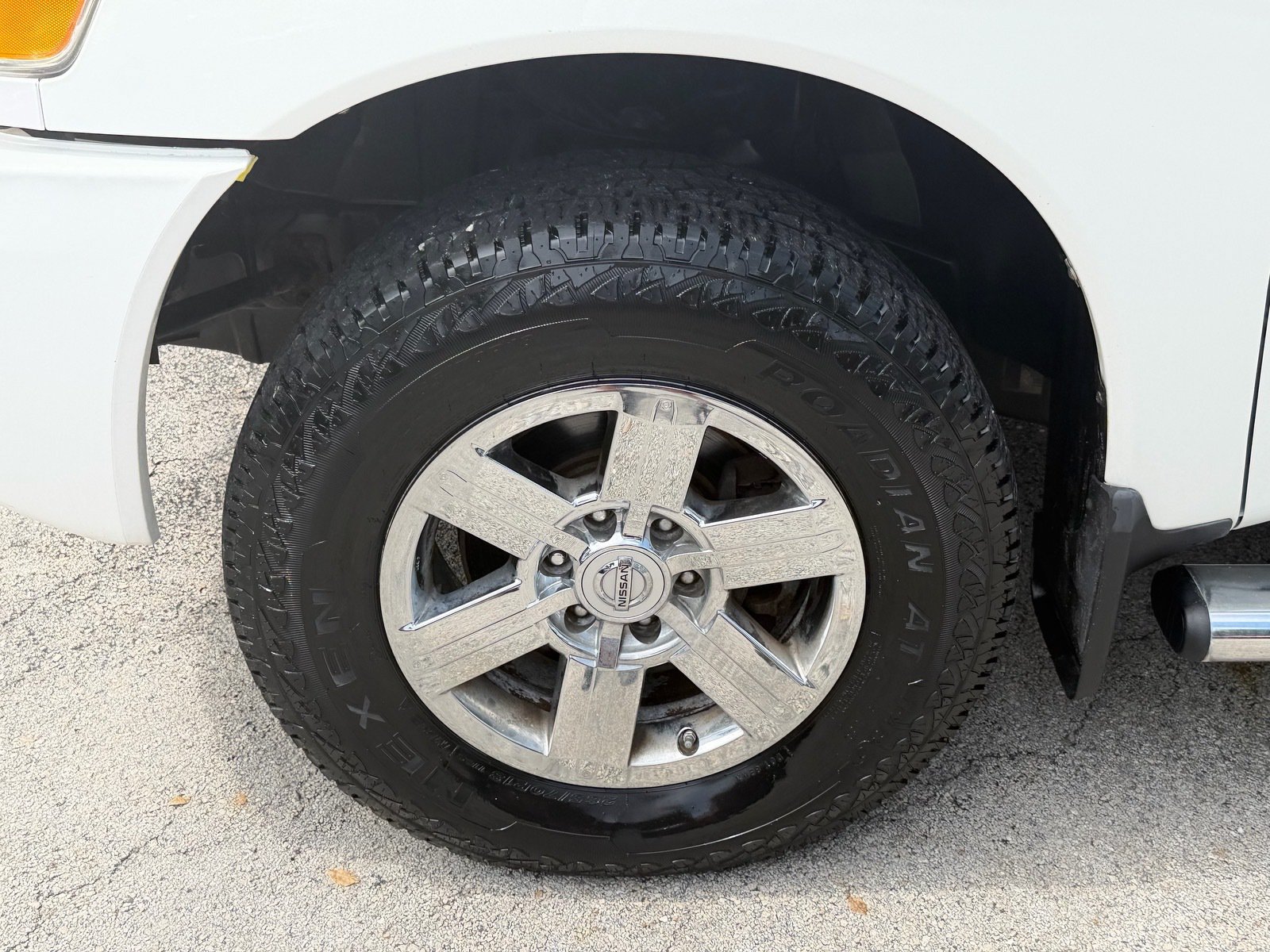 Used 2011 Nissan Titan SV w/ SV Value Truck Pkg AWD/4WD image 18