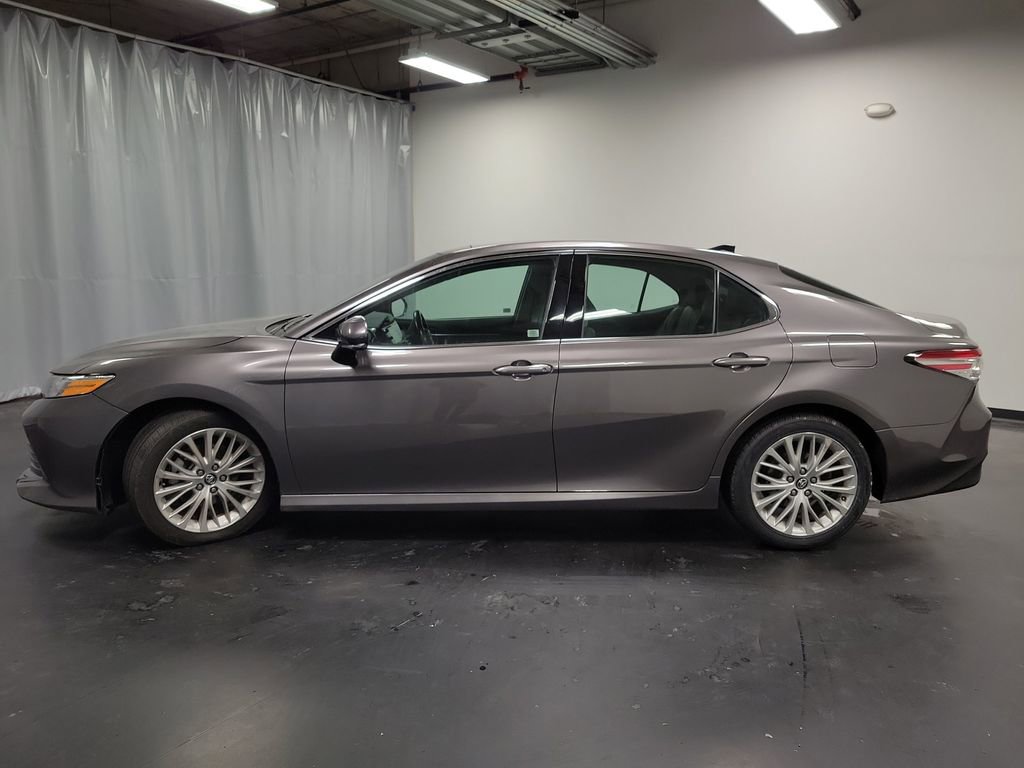 Used 2020 Toyota Camry XLE image 5