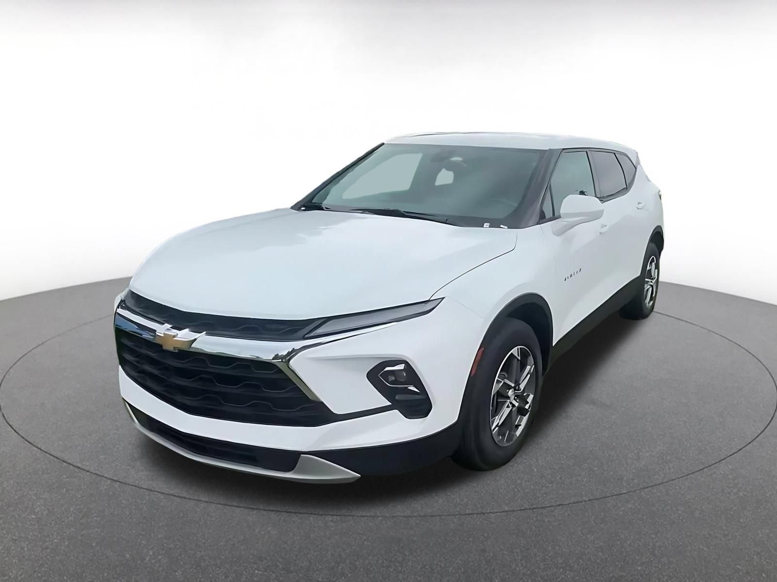 Used 2026 Chevrolet Blazer LT FWD image 6