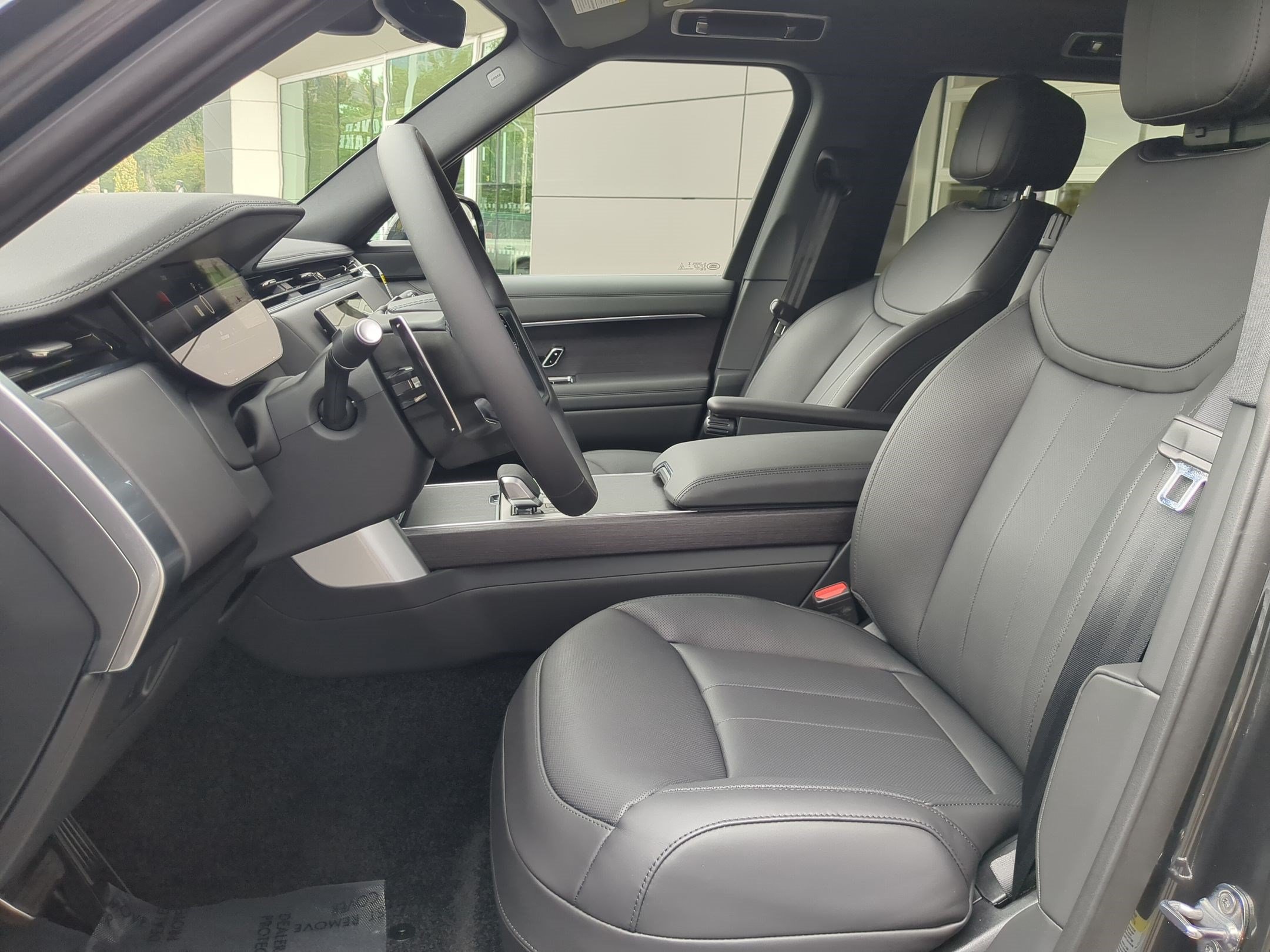 New 2026 Land Rover Range Rover Long Wheelbase SE AWD/4WD image 25