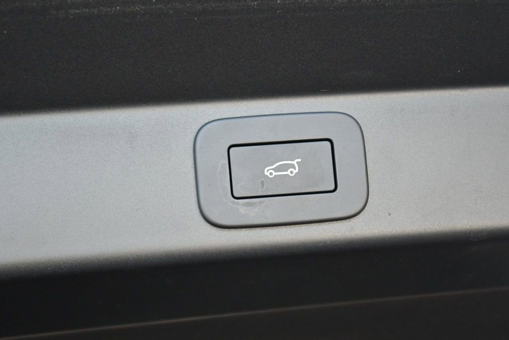 Used 2024 Land Rover Range Rover Sport Dynamic SE image 17