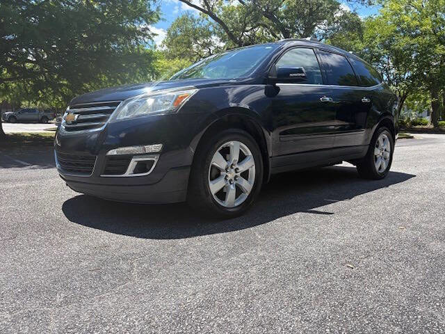 Used 2017 Chevrolet Traverse LT w/ Style and Technology Package