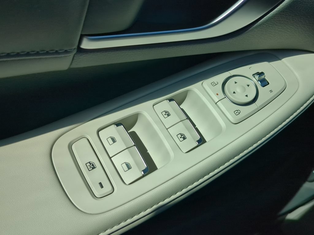 New 2025 Hyundai Sonata Limited FWD image 20