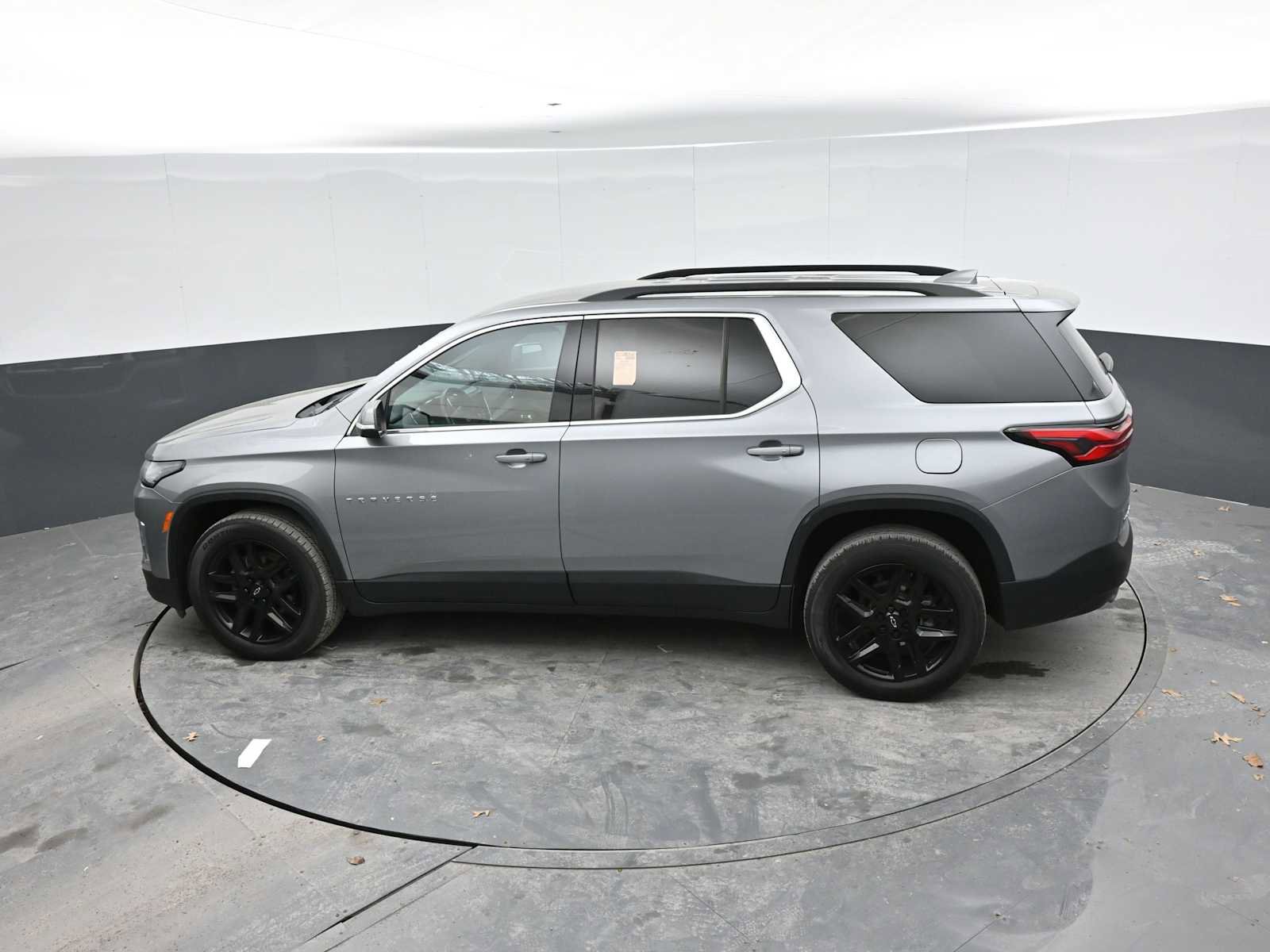 Used 2023 Chevrolet Traverse LT FWD image 13