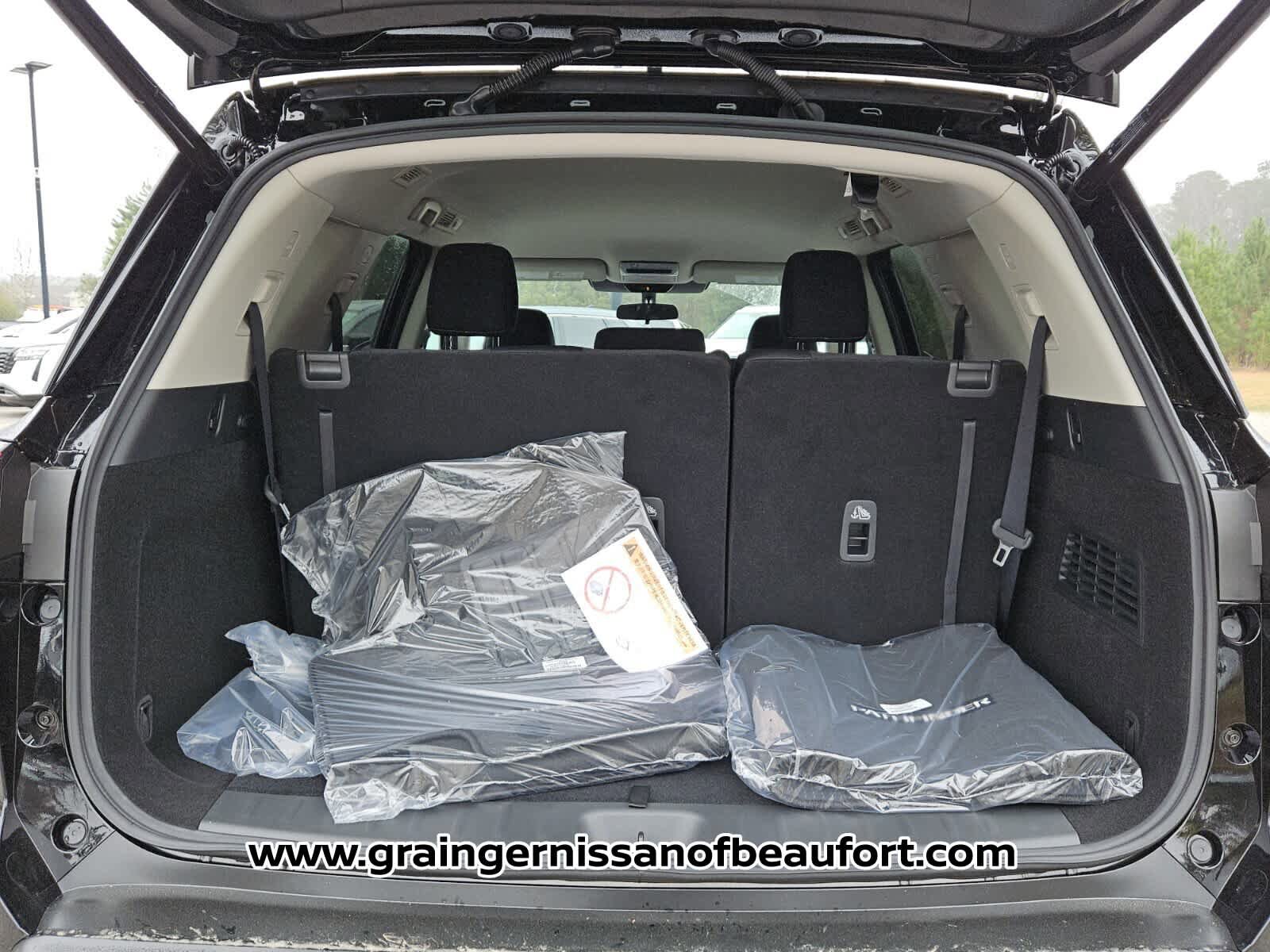 New 2026 Nissan Pathfinder SV FWD image 6