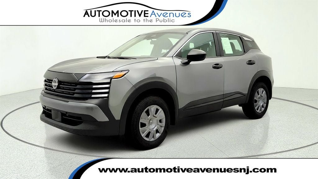 Used 2025 Nissan Kicks S FWD image 1