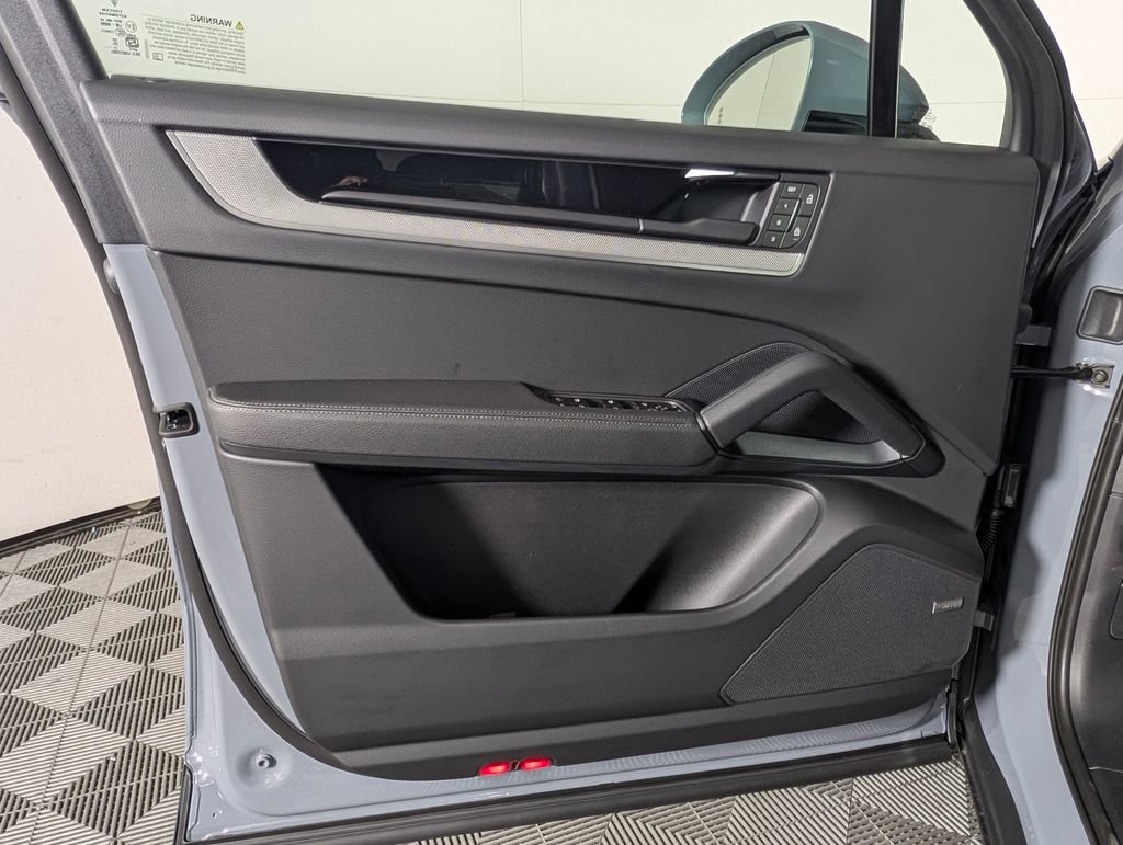 New 2026 Porsche Cayenne image 25