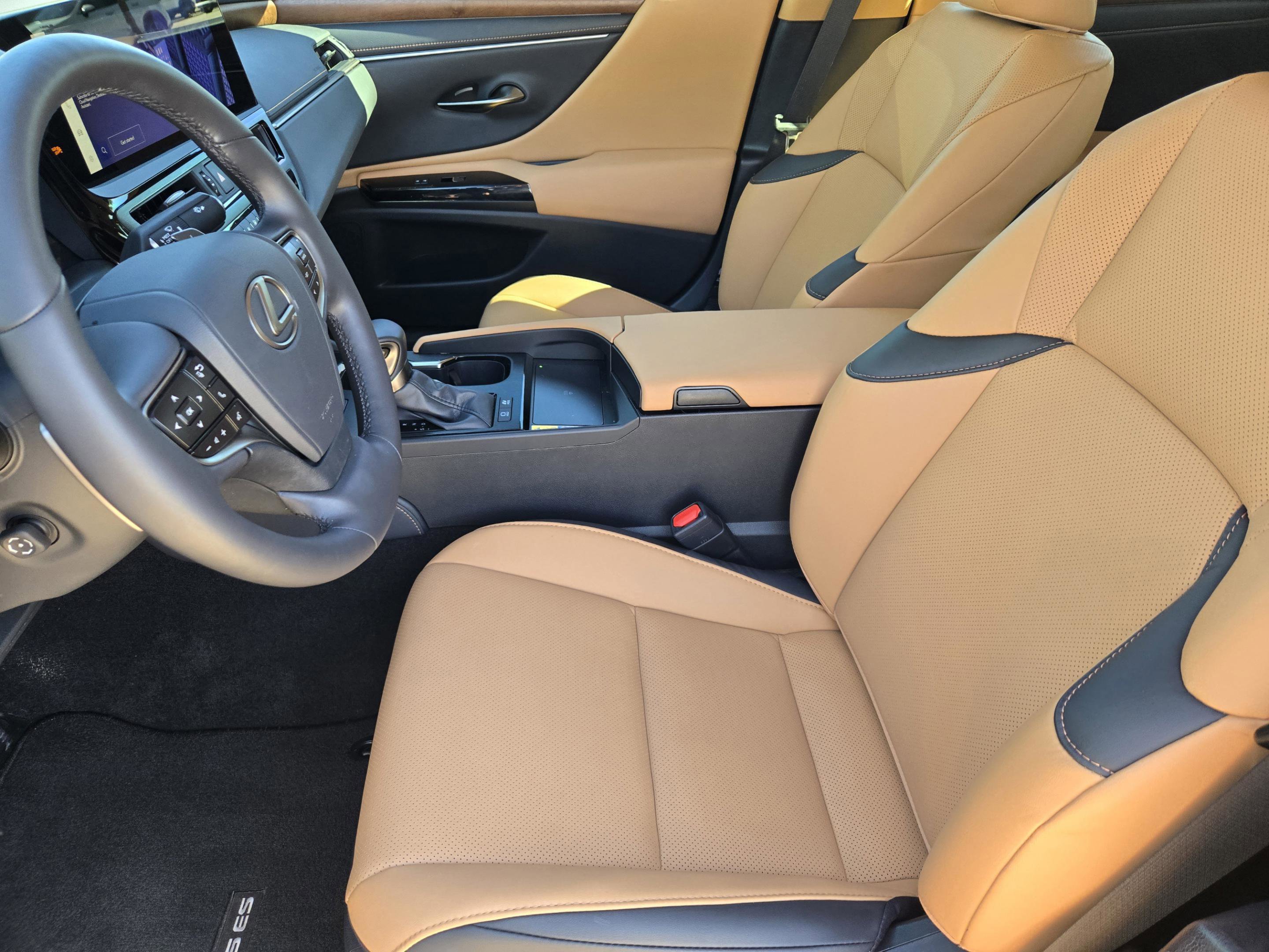 Used 2025 Lexus ES 300h w/ Premium Package FWD image 9