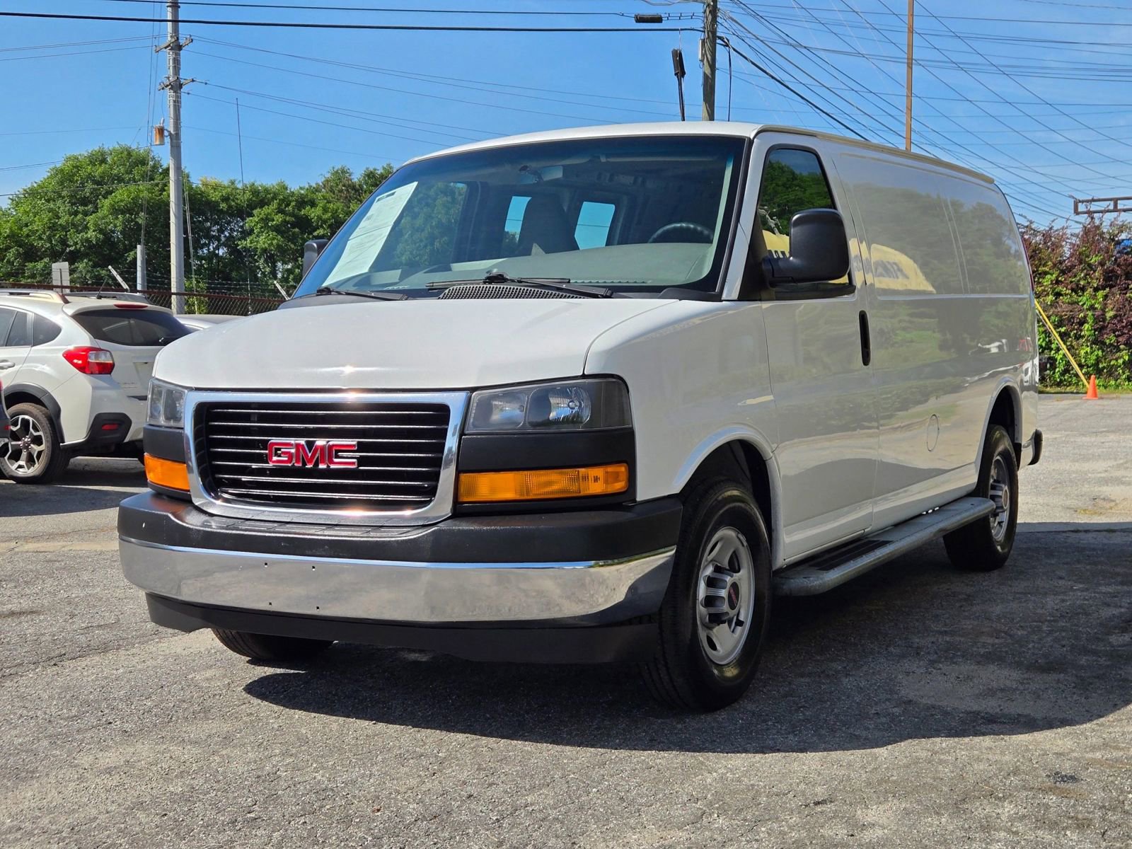Used 2017 GMC Savana 2500 RWD image 2