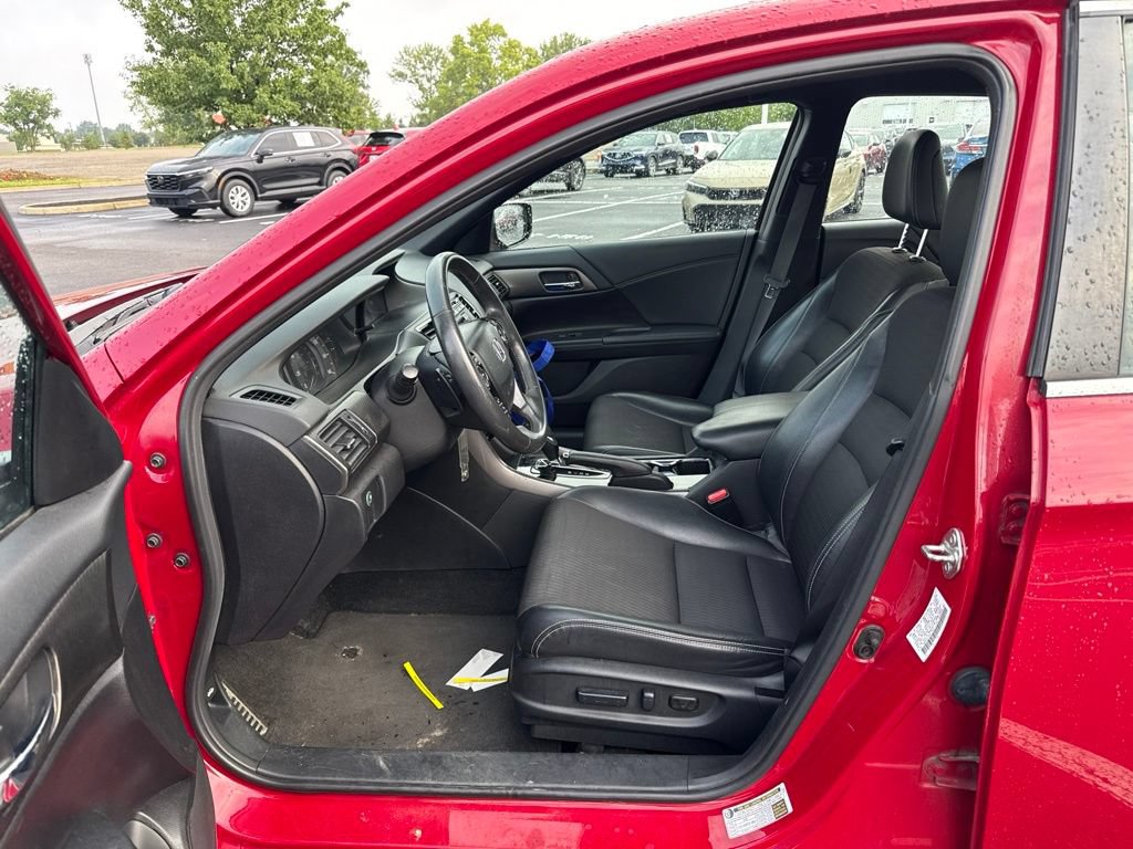 Used 2016 Honda Accord Sport image 14