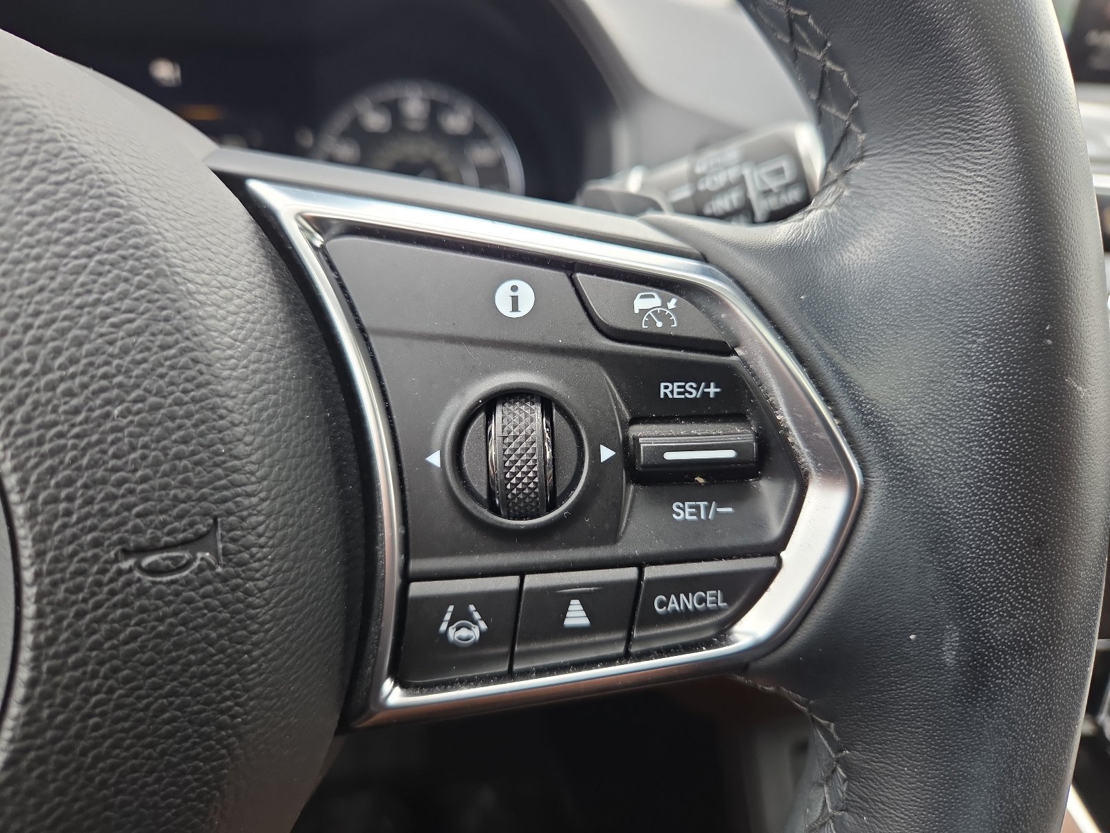 Used 2023 Acura RDX w/ Technology Package FWD image 24