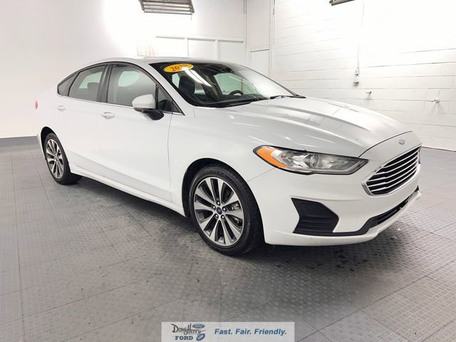 Used 2020 Ford Fusion SE image 3