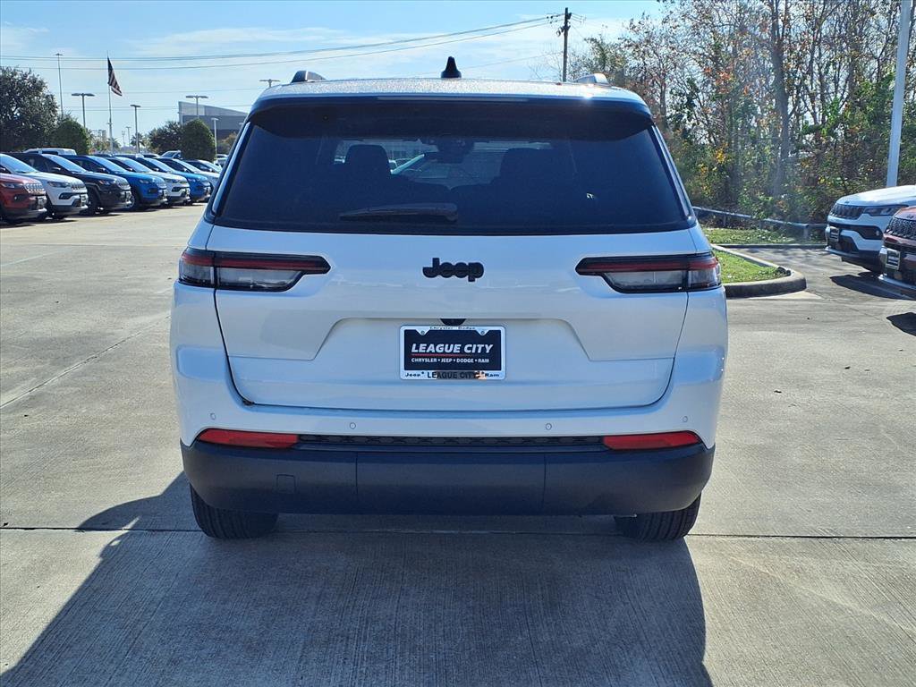 New 2025 Jeep Grand Cherokee L Altitude image 6