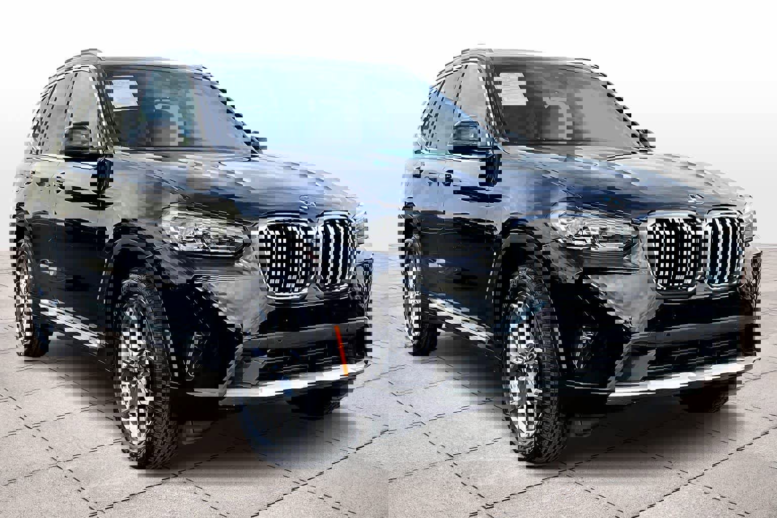 Used 2023 BMW X3 xDrive30i w/ Convenience Package image 2