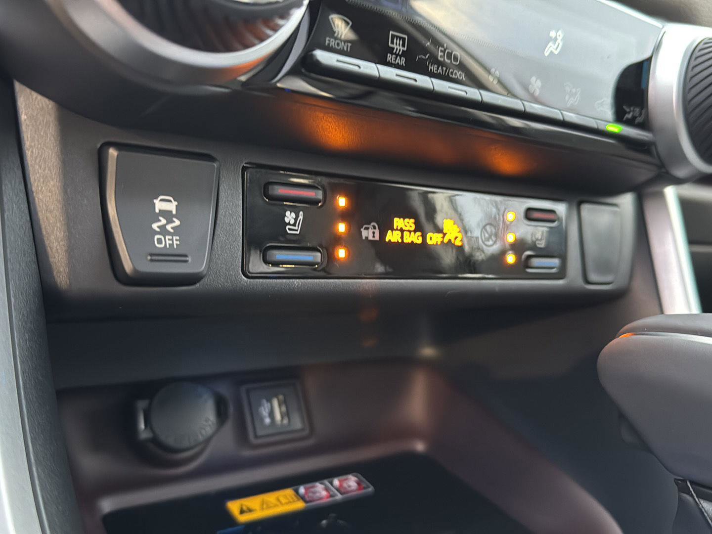 New 2025 Toyota RAV4 Limited image 24