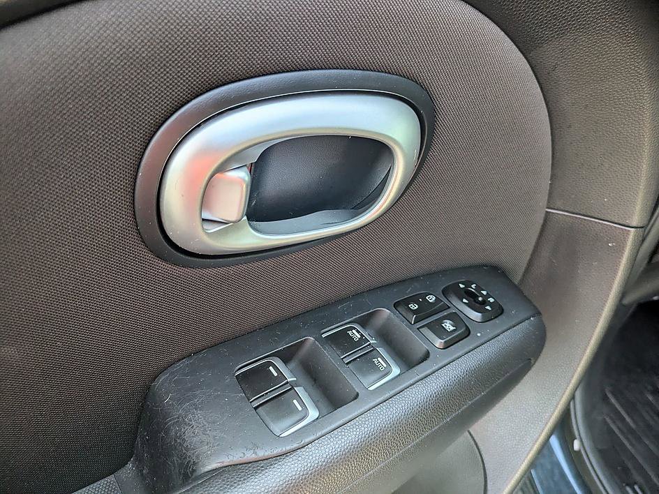 Used 2019 Kia Soul + image 12