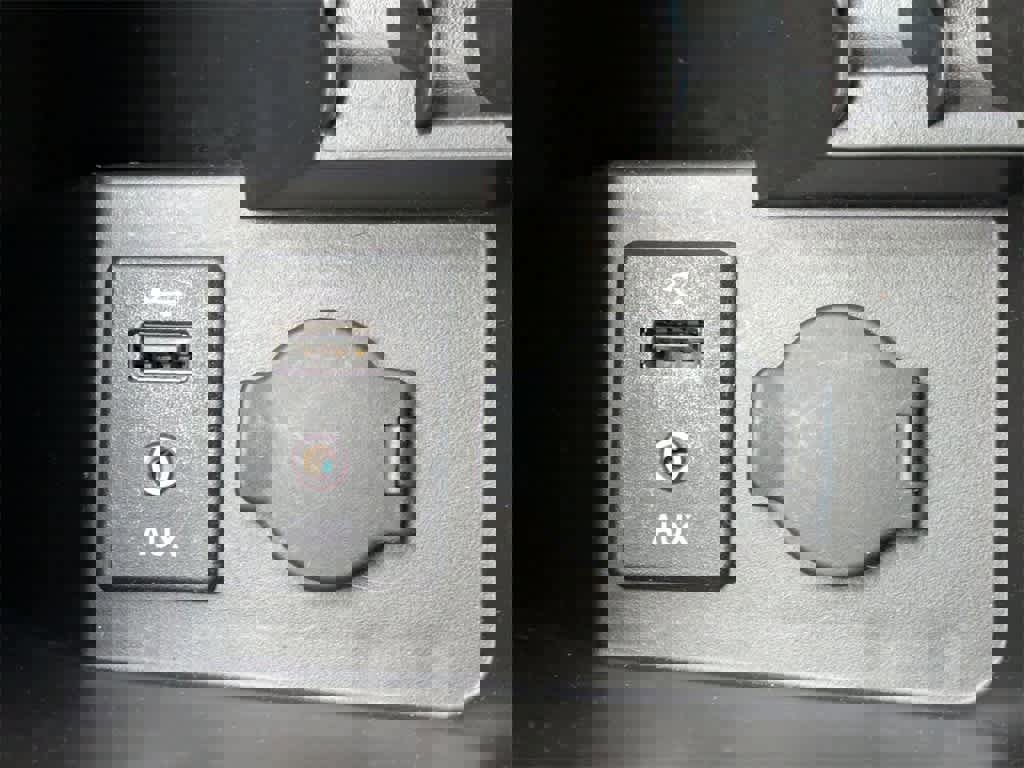 Used 2015 Nissan Frontier SV w/ SV Value Truck Package image 23