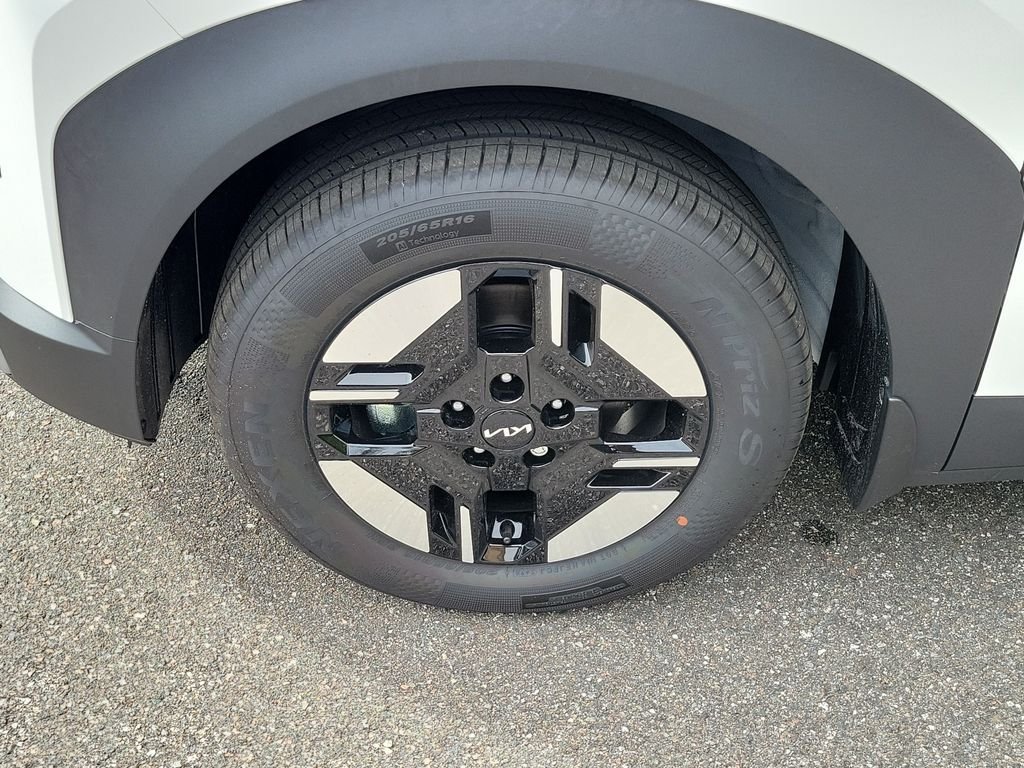 New 2027 Kia Seltos LX FWD image 35