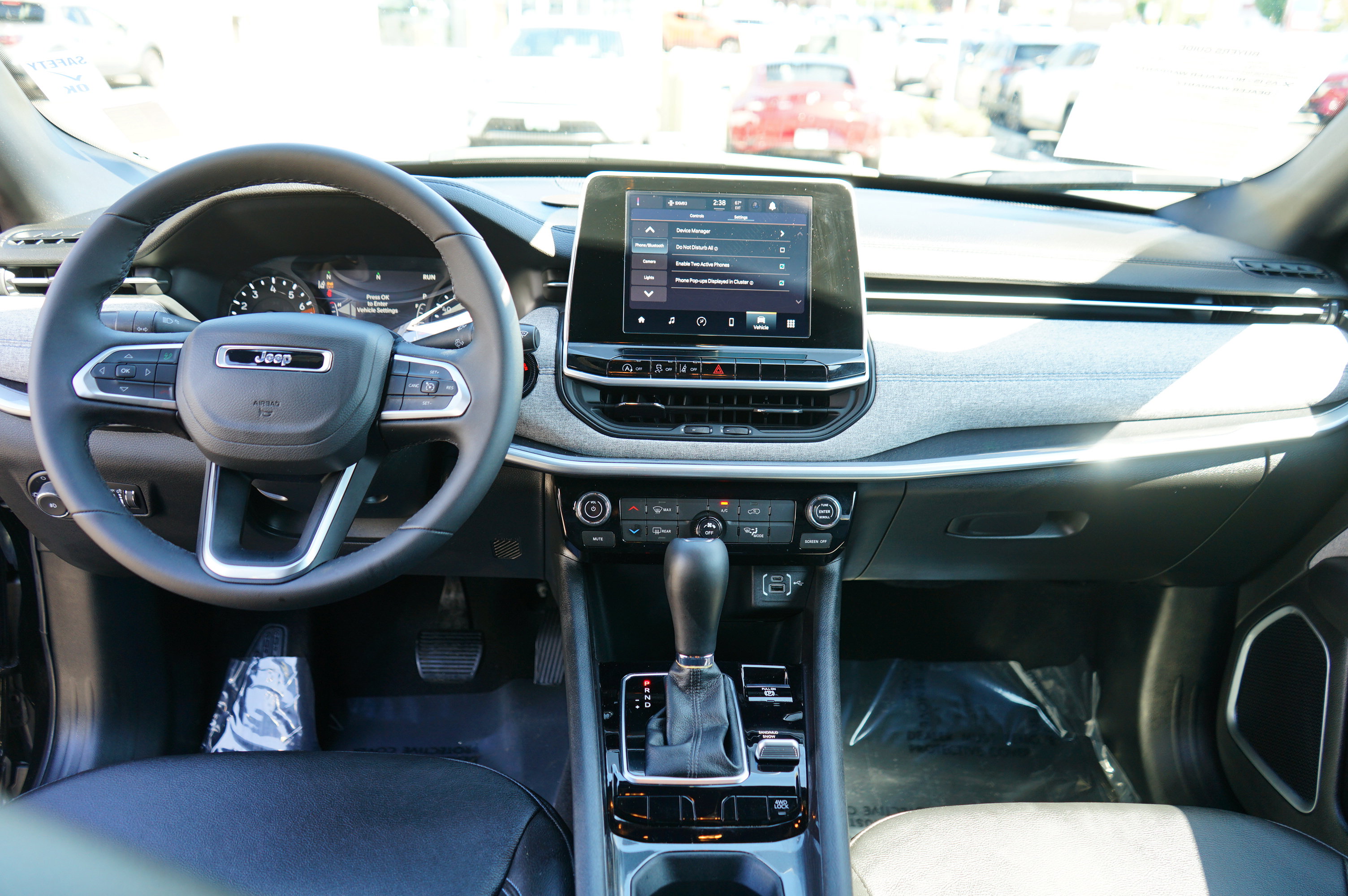 Used 2025 Jeep Compass Latitude image 16