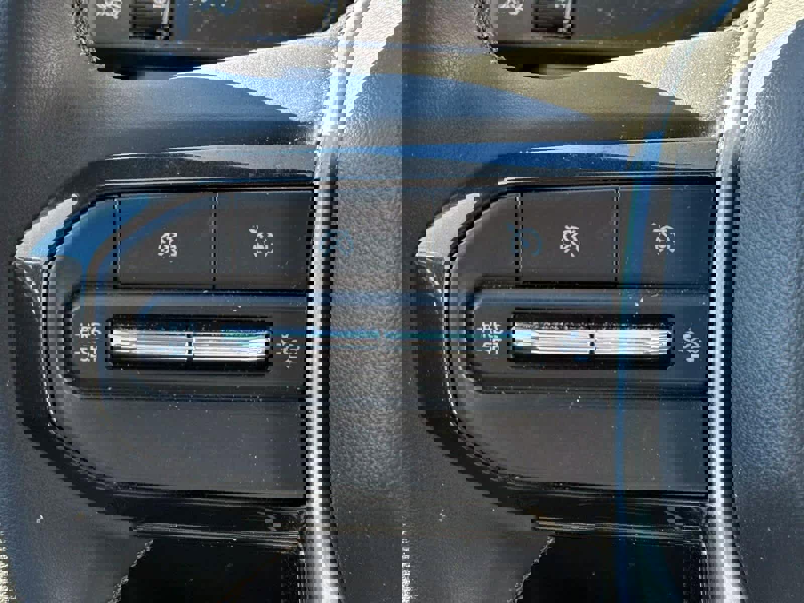 Used 2025 Chevrolet Colorado W/T w/ WT Convenience Package II image 17