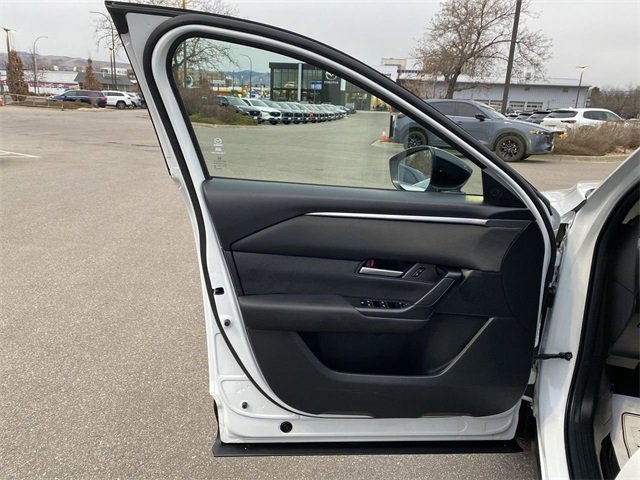 Certified 2025 MAZDA CX-50 AWD 2.5 S w/ Cargo Package image 11