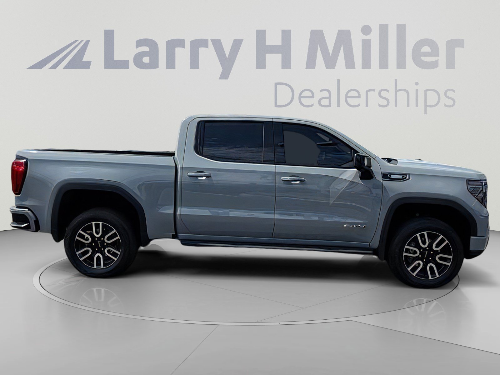 Used 2025 GMC Sierra 1500 AT4 w/ AT4 Premium Package AWD/4WD image 7