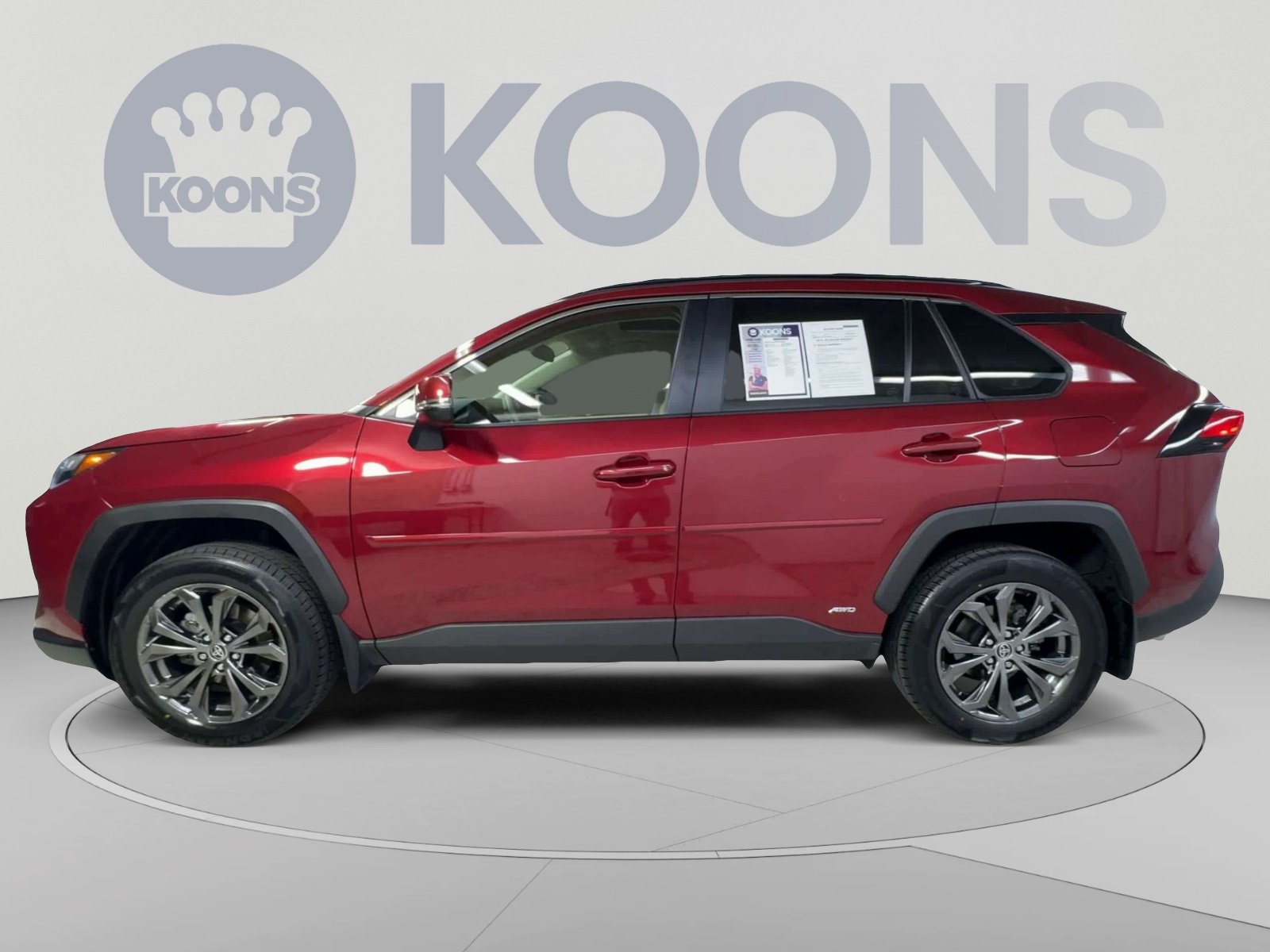 Used 2022 Toyota RAV4 XLE Premium AWD/4WD image 7