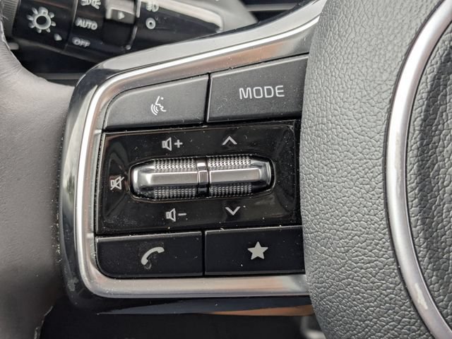 Certified 2025 Kia Carnival SX Prestige FWD image 36