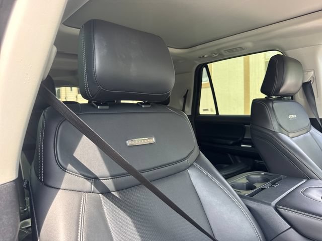 Used 2025 Ford Expedition Max Platinum AWD/4WD image 28
