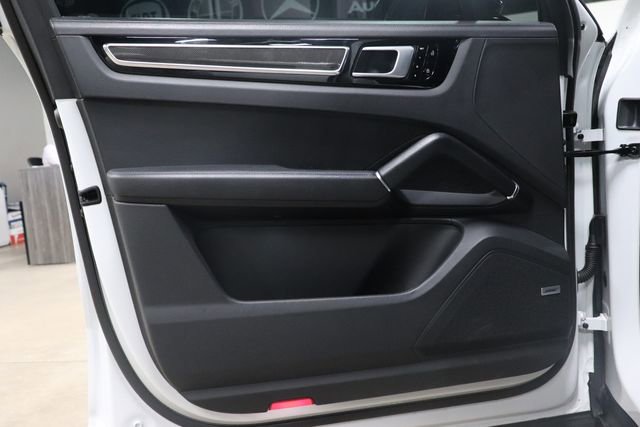 Used 2019 Porsche Cayenne S AWD/4WD image 9