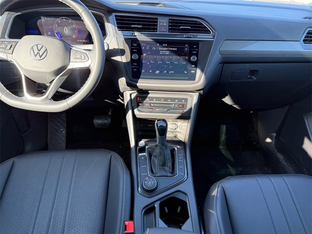 Certified 2023 Volkswagen Tiguan SE w/ Panoramic Sunroof Package image 11
